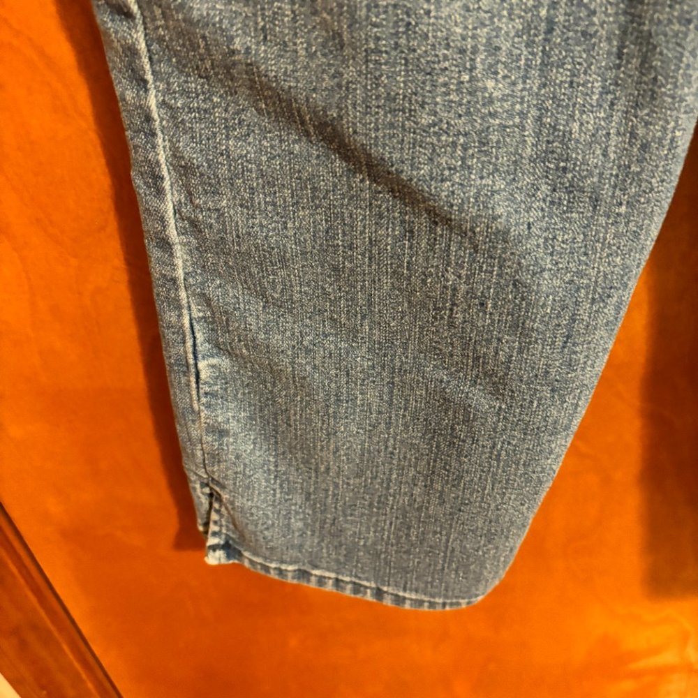 Lee‎ Classic Fit Capris, Blue, size 6P - Picture 7 of 14